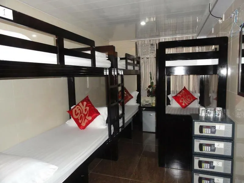 New Day Night Hostel Hong Kong